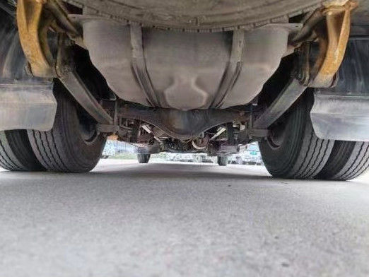 23 좌석 밀폐 창문 수동 변속기와 함께 사용 된 버스