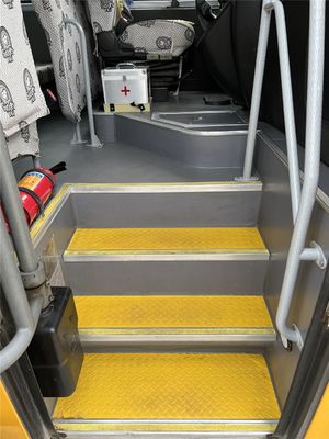 46 좌석 개조된 학교버스 노란색 수동 변속기