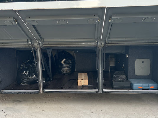 47 좌석 LHD 디젤 엔진으로 사용 된 버스 코치