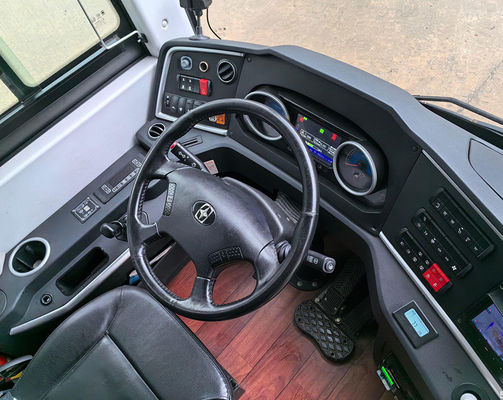 48인승 장거리 코치, 최대 속도 100km/h, 수동 변속기, 중고 모델