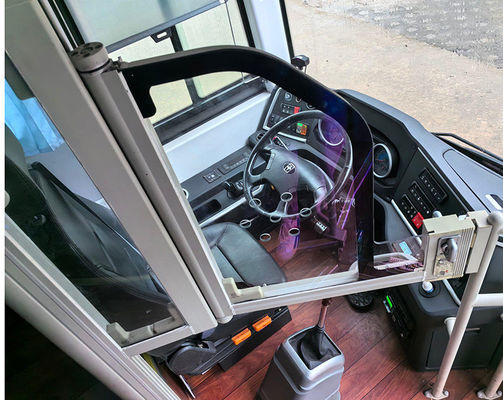 48인승 장거리 코치, 최대 속도 100km/h, 수동 변속기, 중고 모델