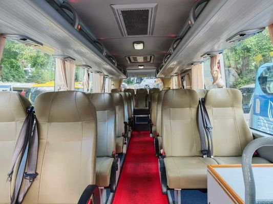 유차이 200마력 엔진 및 최고 속도 100km/h를 갖춘 28인승 중고 버스